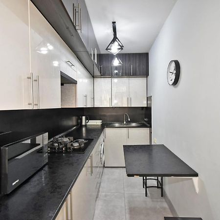 Luxury Spacious Apartment On Saryan Street.Centre Jerevan Buitenkant foto
