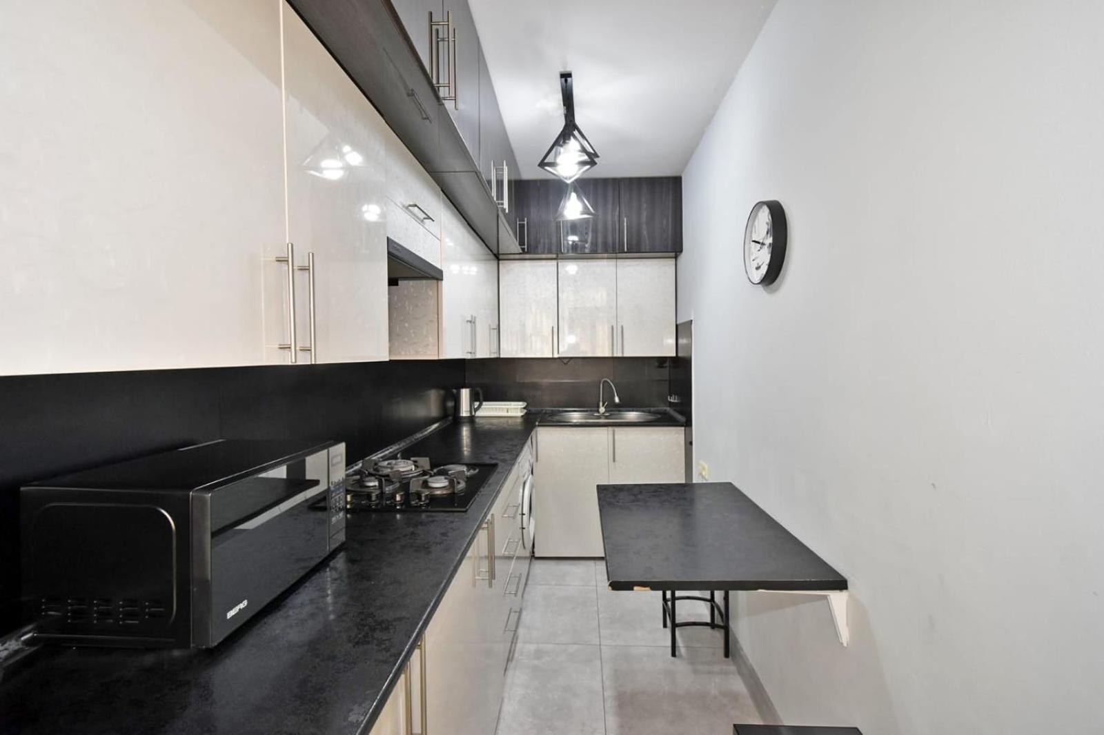 Luxury Spacious Apartment On Saryan Street.Centre Jerevan Buitenkant foto