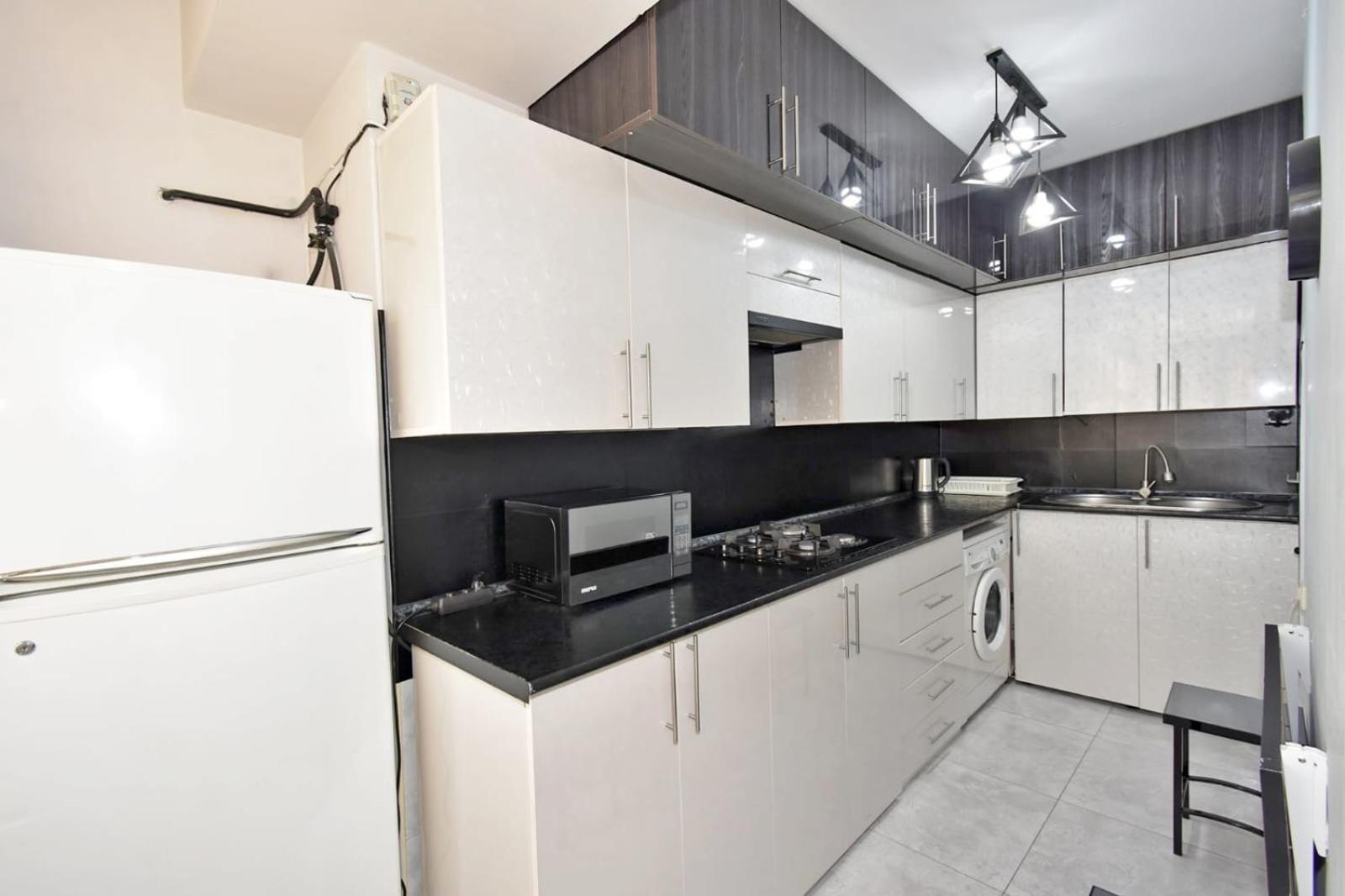 Luxury Spacious Apartment On Saryan Street.Centre Jerevan Buitenkant foto